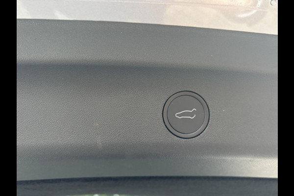 Tesla Model Y Performance AWD 75 kWh VAN: 44.900,- VOOR: 41.877,- UW HERSFTVOORDEEL: 3.023,- EURO 1e eigenaar | ORIGINEEL NL auto | TREKHAAK | TESLA VOLLEDIGE GARANTIE T/M 03-2027/80.000KM