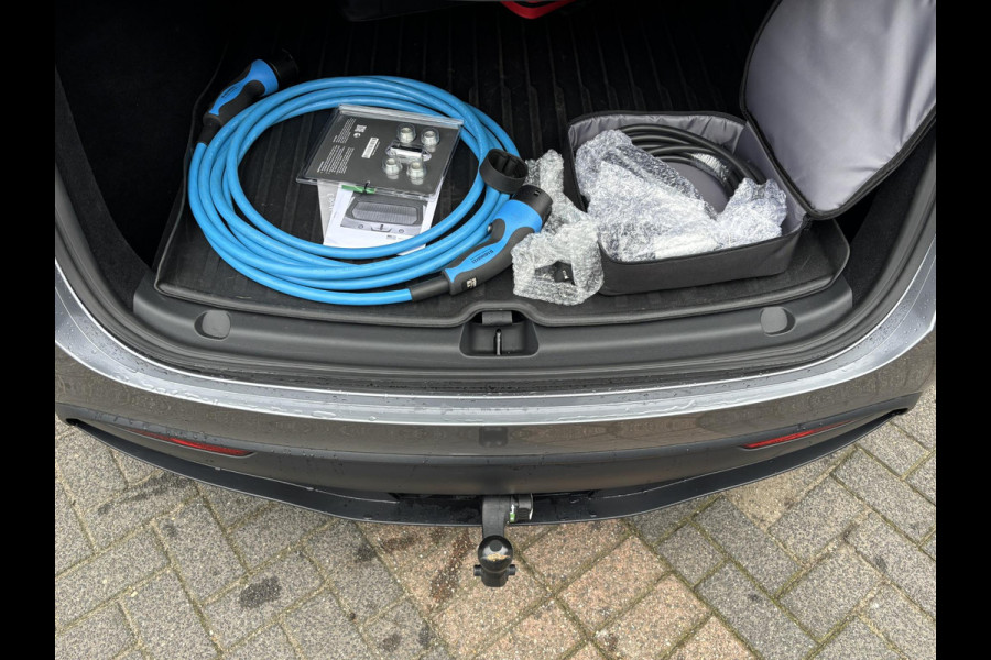 Tesla Model Y Performance AWD 75 kWh VAN: 44.900,- VOOR: 41.877,- UW HERSFTVOORDEEL: 3.023,- EURO 1e eigenaar | ORIGINEEL NL auto | TREKHAAK | TESLA VOLLEDIGE GARANTIE T/M 03-2027/80.000KM
