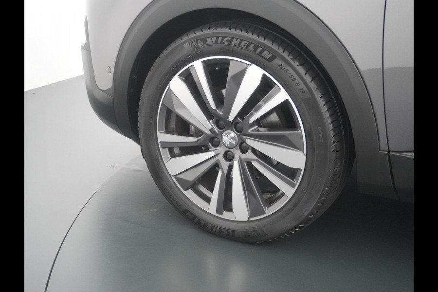 Peugeot 5008 7-Pers. 1.2T 131PK AUT-8 360°Camera Apple Carplay Android Auto Adap.Cruise 19" Elek.AchterklepFocal®-Hifi Audio Panoramaschuif-d 1e Eigenaar Origineel Nederlandse Auto Zeer compleet Origin. NLse auto