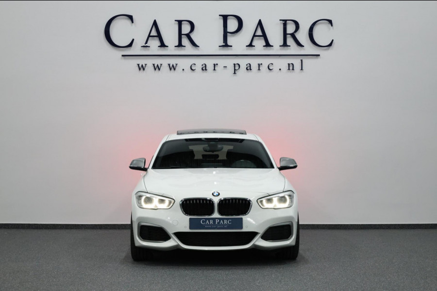 BMW 1-serie M140i xDrive LED/SCHUIFDAK/HARMAN/LEER+S.VERWARMING/19" LMV/CAM/CRUISE/ECC/12 MND GARANTIE!