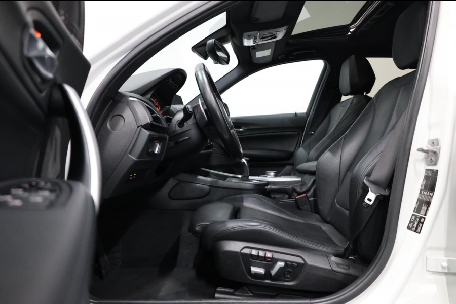 BMW 1-serie M140i xDrive LED/SCHUIFDAK/HARMAN/LEER+S.VERWARMING/19" LMV/CAM/CRUISE/ECC/12 MND GARANTIE!