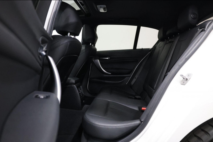 BMW 1-serie M140i xDrive LED/SCHUIFDAK/HARMAN/LEER+S.VERWARMING/19" LMV/CAM/CRUISE/ECC/12 MND GARANTIE!