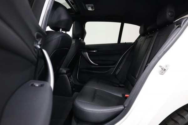 BMW 1-serie M140i xDrive LED/SCHUIFDAK/HARMAN/LEER+S.VERWARMING/19" LMV/CAM/CRUISE/ECC/12 MND GARANTIE!