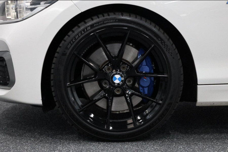 BMW 1-serie M140i xDrive LED/SCHUIFDAK/HARMAN/LEER+S.VERWARMING/19" LMV/CAM/CRUISE/ECC/12 MND GARANTIE!