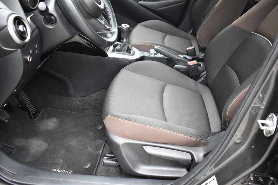 Mazda 2 1.5 Skyactiv-G Comfort Carplay / Cruise control / Airco / LM velgen / Camera