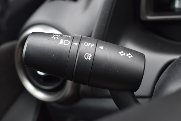 Mazda 2 1.5 Skyactiv-G Comfort Carplay / Cruise control / Airco / LM velgen / Camera