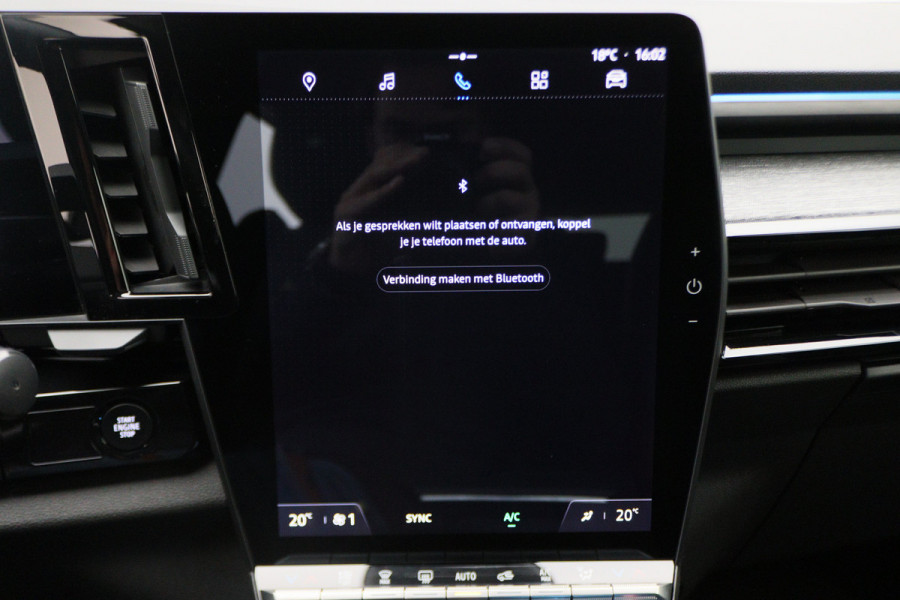 Renault Austral 1.2 E-Tech full hybrid 200 techno Automaat LED, Camera, Apple Carplay, Dodehoeksensor, Sfeerverlichting, Keyless, 19"