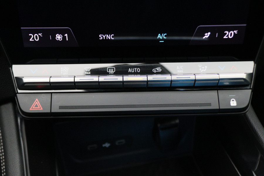 Renault Austral 1.2 E-Tech full hybrid 200 techno Automaat LED, Camera, Apple Carplay, Dodehoeksensor, Sfeerverlichting, Keyless, 19"