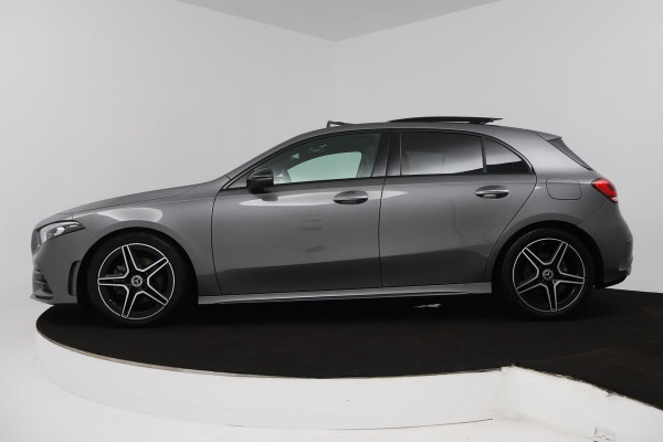 Mercedes-Benz A-Klasse 180 Business Solution AMG (PANORAMADAK, SFEERVERLICHTING, STOELVERWARMING, ELEKTR STOELEN, CAMERA)
