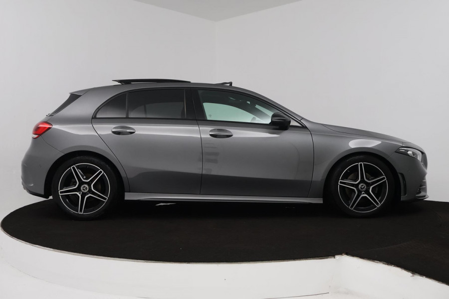Mercedes-Benz A-Klasse 180 Business Solution AMG (PANORAMADAK, SFEERVERLICHTING, STOELVERWARMING, ELEKTR STOELEN, CAMERA)