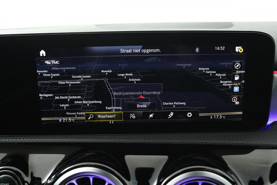 Mercedes-Benz A-Klasse 180 Business Solution AMG (PANORAMADAK, SFEERVERLICHTING, STOELVERWARMING, ELEKTR STOELEN, CAMERA)