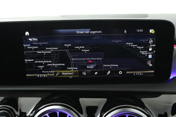 Mercedes-Benz A-Klasse 180 Business Solution AMG (PANORAMADAK, SFEERVERLICHTING, STOELVERWARMING, ELEKTR STOELEN, CAMERA)