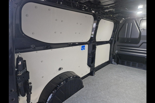 Ford Transit Custom 300 2.0 TDCI L2H1 Limited 136pk | Achterklep Uniek! | Stoelverwarming | Trekhaak | Laadvloer en zijwand betimmering