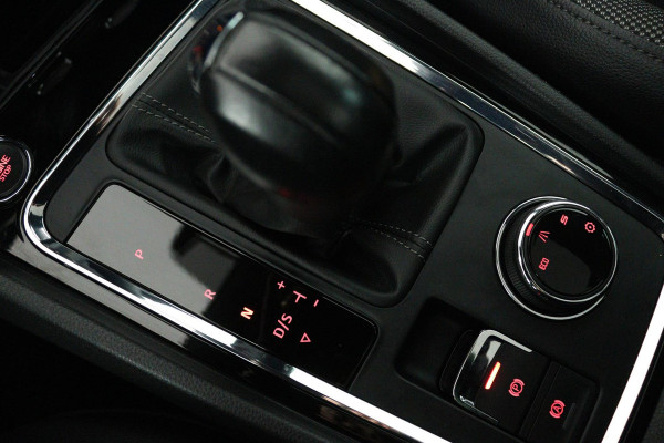 Seat Ateca 1.5 TSI FR Business Intense (PANORAMADAK, DIGITALE COCKPIT, ACHTERUITRIJCAMERA, STOELVERWARMING, BEATS AUDIO)