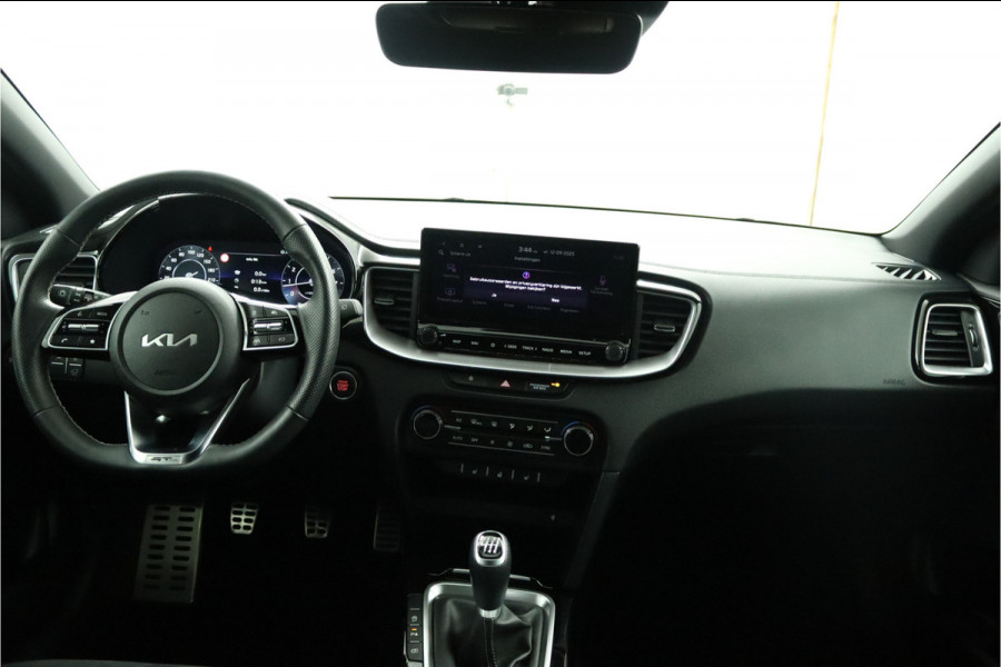 Kia Ceed Sportswagon 1.5 T-GDi GT-Line Apple Carplay/Android Auto - Cruise Control - Dodehoekdetectie - Climate Control - Panorama Dak - Navigatie - Stoel/Stuur Verwarming - Fabrieksgarantie tot 07-2031