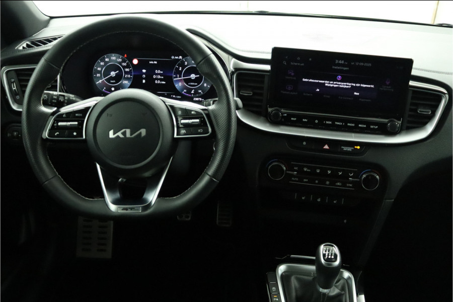 Kia Ceed Sportswagon 1.5 T-GDi GT-Line Apple Carplay/Android Auto - Cruise Control - Dodehoekdetectie - Climate Control - Panorama Dak - Navigatie - Stoel/Stuur Verwarming - Fabrieksgarantie tot 07-2031