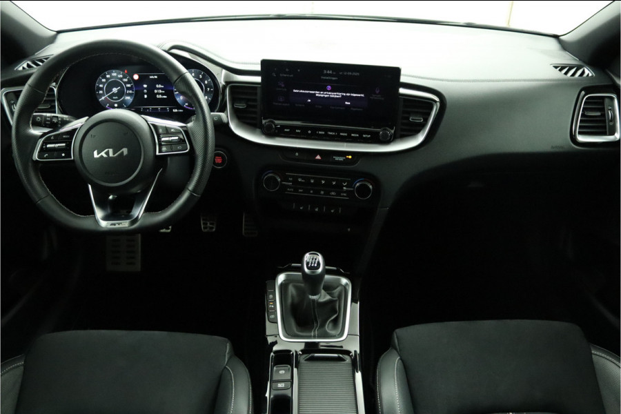Kia Ceed Sportswagon 1.5 T-GDi GT-Line Apple Carplay/Android Auto - Cruise Control - Dodehoekdetectie - Climate Control - Panorama Dak - Navigatie - Stoel/Stuur Verwarming - Fabrieksgarantie tot 07-2031