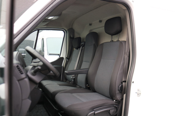 Renault Master T35 2.3 dCi 135 L2 H2 Work Edition