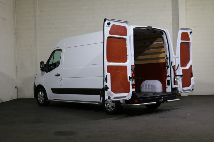 Renault Master T35 2.3 dCi 135 L2 H2 Work Edition