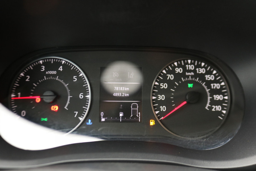 Renault Master T35 2.3 dCi 135 L2 H2 Work Edition