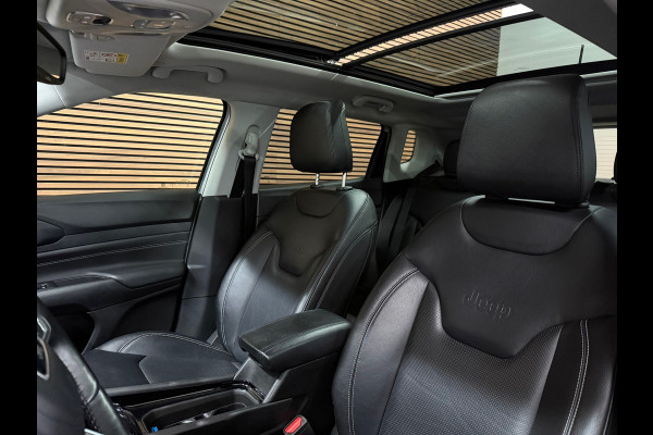 Jeep Compass 4xe 240 Plug-in Hybrid Electric S | Pano | Leder | 19' inch | Adaptive Cruise | Carplay