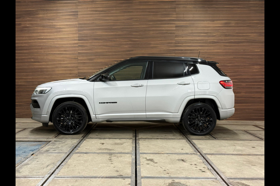 Jeep Compass 4xe 240 Plug-in Hybrid Electric S | Pano | Leder | 19' inch | Adaptive Cruise | Carplay