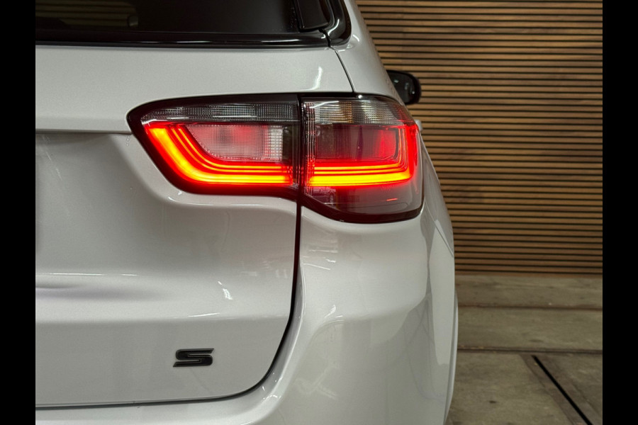 Jeep Compass 4xe 240 Plug-in Hybrid Electric S | Pano | Leder | 19' inch | Adaptive Cruise | Carplay