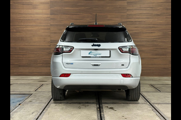 Jeep Compass 4xe 240 Plug-in Hybrid Electric S | Pano | Leder | 19' inch | Adaptive Cruise | Carplay