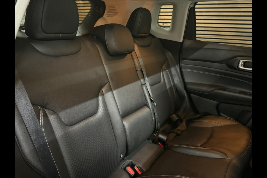 Jeep Compass 4xe 240 Plug-in Hybrid Electric S | Pano | Leder | 19' inch | Adaptive Cruise | Carplay