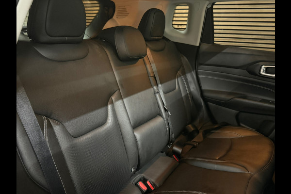 Jeep Compass 4xe 240 Plug-in Hybrid Electric S | Pano | Leder | 19' inch | Adaptive Cruise | Carplay