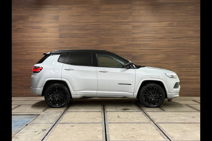 Jeep Compass 4xe 240 Plug-in Hybrid Electric S | Pano | Leder | 19' inch | Adaptive Cruise | Carplay