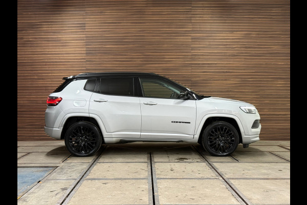 Jeep Compass 4xe 240 Plug-in Hybrid Electric S | Pano | Leder | 19' inch | Adaptive Cruise | Carplay