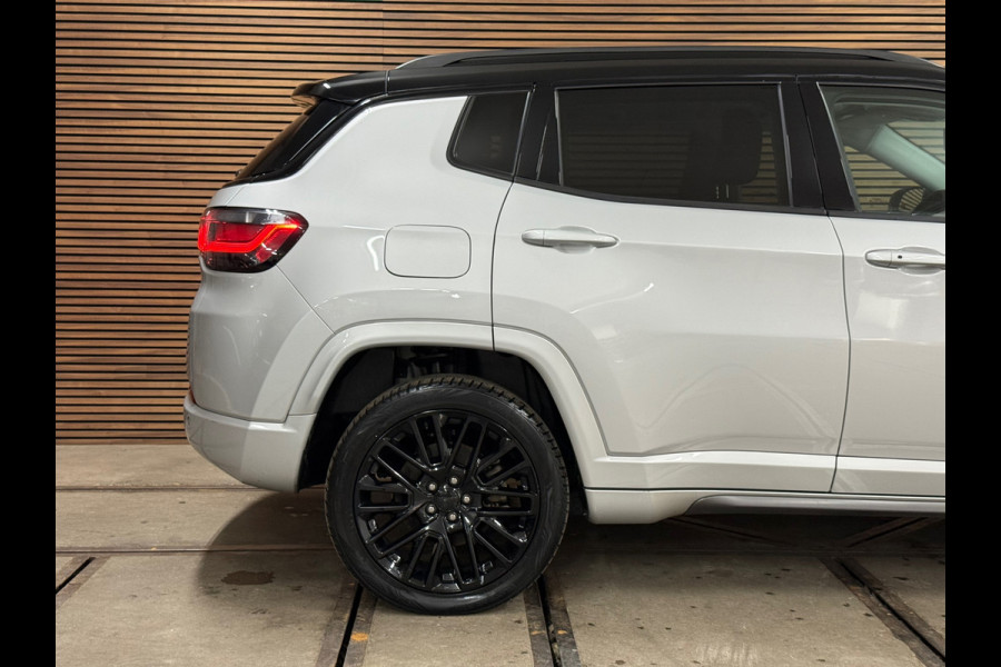 Jeep Compass 4xe 240 Plug-in Hybrid Electric S | Pano | Leder | 19' inch | Adaptive Cruise | Carplay