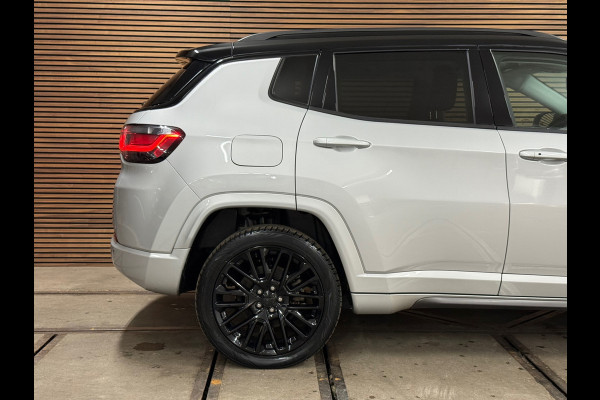 Jeep Compass 4xe 240 Plug-in Hybrid Electric S | Pano | Leder | 19' inch | Adaptive Cruise | Carplay