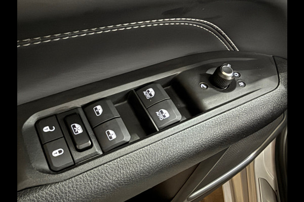 Jeep Compass 4xe 240 Plug-in Hybrid Electric S | Pano | Leder | 19' inch | Adaptive Cruise | Carplay