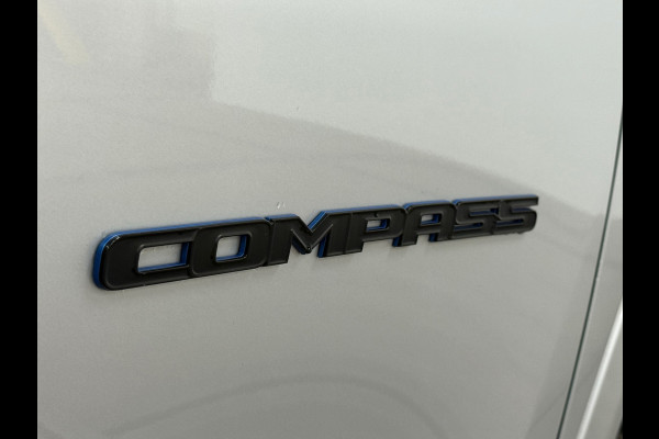 Jeep Compass 4xe 240 Plug-in Hybrid Electric S | Pano | Leder | 19' inch | Adaptive Cruise | Carplay