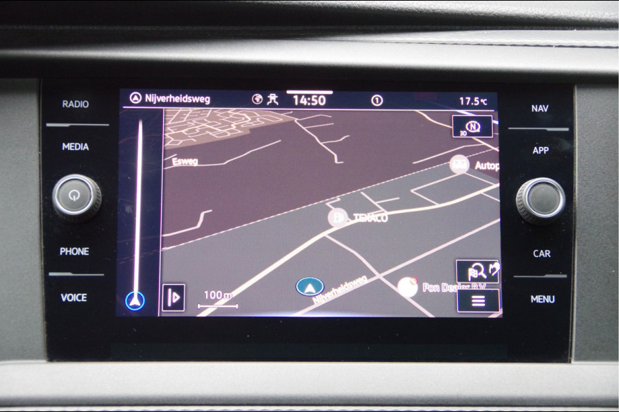 Volkswagen Transporter 2.0 TDI L2 150PK AUT. CAMERA, TREKHAAK, NAVI, CRUISE, AIRCO, PARKEERSENSOREN, APPLE CARPLAY, NL AUTO, NAP