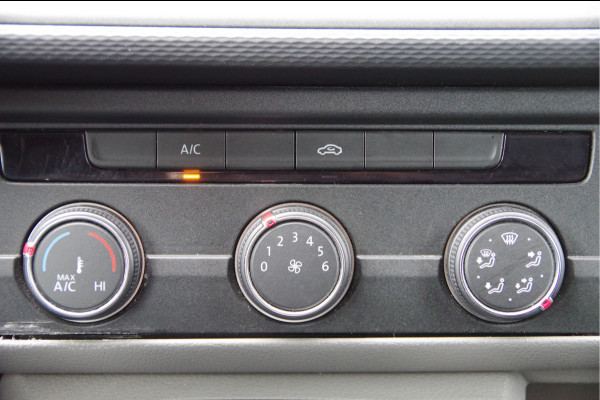 Volkswagen Transporter 2.0 TDI L2 150PK AUT. CAMERA, TREKHAAK, NAVI, CRUISE, AIRCO, PARKEERSENSOREN, APPLE CARPLAY, NL AUTO, NAP