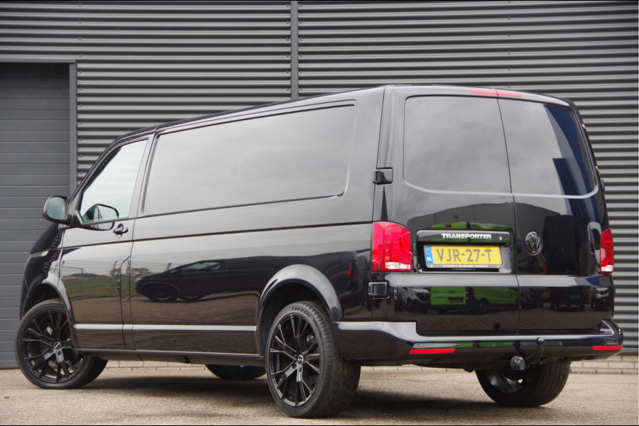 Volkswagen Transporter 2.0 TDI L2 150PK AUT. CAMERA, TREKHAAK, NAVI, CRUISE, AIRCO, PARKEERSENSOREN, APPLE CARPLAY, NL AUTO, NAP