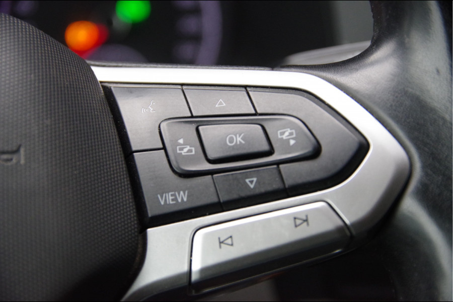 Volkswagen Transporter 2.0 TDI L2 150PK AUT. CAMERA, TREKHAAK, NAVI, CRUISE, AIRCO, PARKEERSENSOREN, APPLE CARPLAY, NL AUTO, NAP