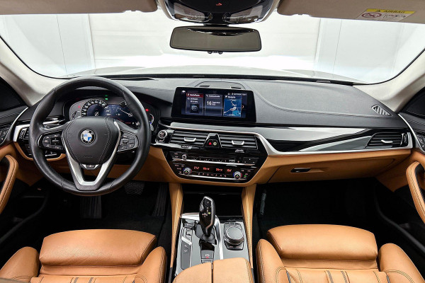 BMW 5 Serie 520d High Executive(NL-auto, Dealer OnderH, Comfort Zetels, Stuur/stoel Verwarming, 360 camera, active Cruise, Etc)