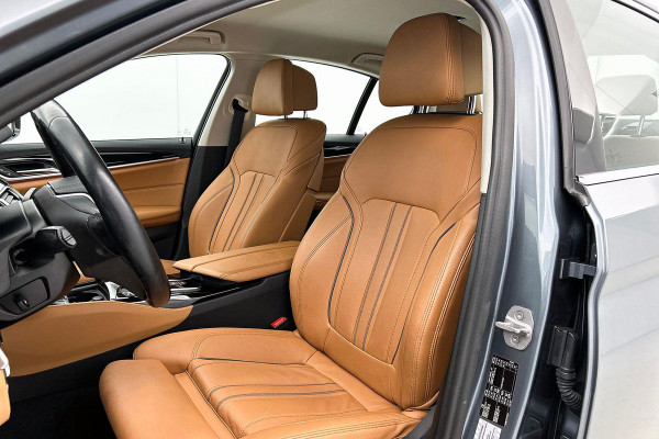 BMW 5 Serie 520d High Executive(NL-auto, Dealer OnderH, Comfort Zetels, Stuur/stoel Verwarming, 360 camera, active Cruise, Etc)