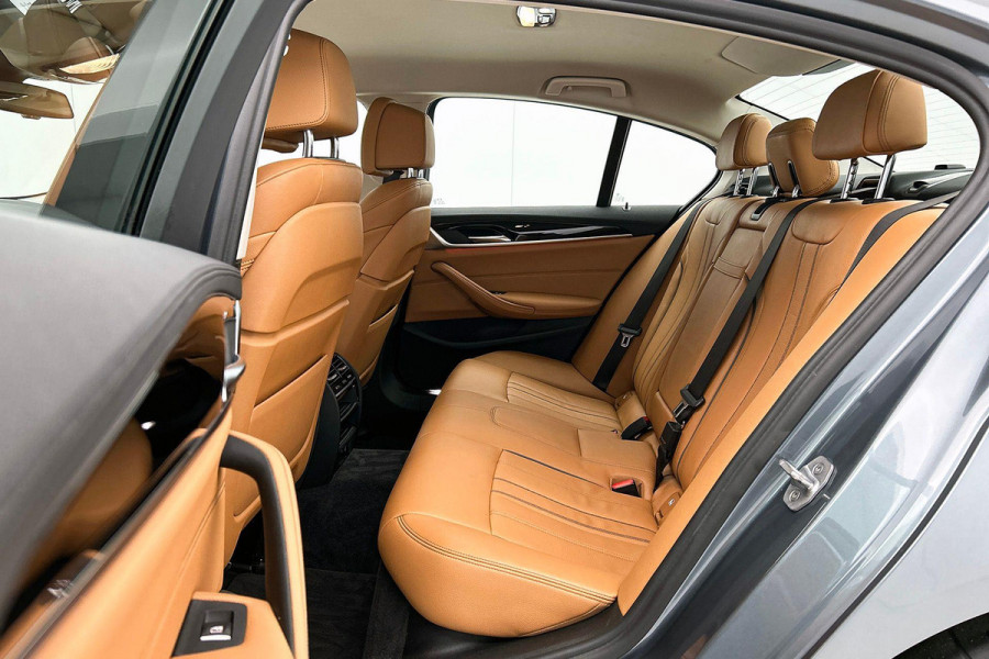 BMW 5 Serie 520d High Executive(NL-auto, Dealer OnderH, Comfort Zetels, Stuur/stoel Verwarming, 360 camera, active Cruise, Etc)