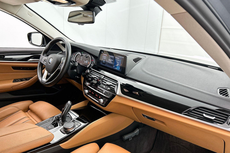 BMW 5 Serie 520d High Executive(NL-auto, Dealer OnderH, Comfort Zetels, Stuur/stoel Verwarming, 360 camera, active Cruise, Etc)