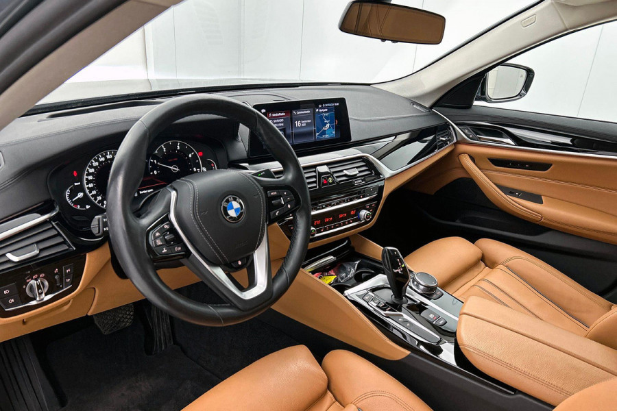 BMW 5 Serie 520d High Executive(NL-auto, Dealer OnderH, Comfort Zetels, Stuur/stoel Verwarming, 360 camera, active Cruise, Etc)