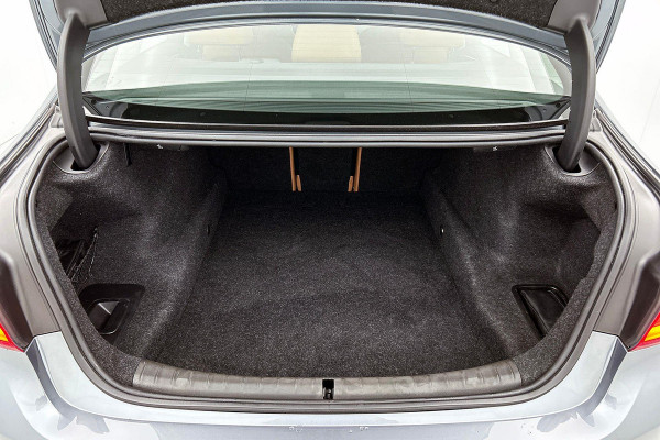 BMW 5 Serie 520d High Executive(NL-auto, Dealer OnderH, Comfort Zetels, Stuur/stoel Verwarming, 360 camera, active Cruise, Etc)