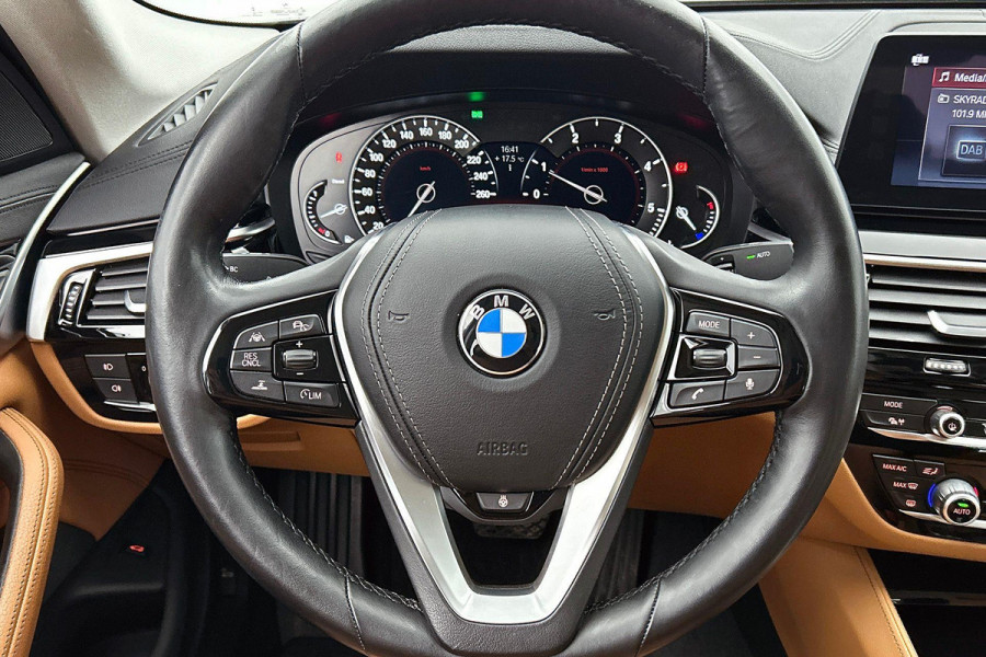 BMW 5 Serie 520d High Executive(NL-auto, Dealer OnderH, Comfort Zetels, Stuur/stoel Verwarming, 360 camera, active Cruise, Etc)