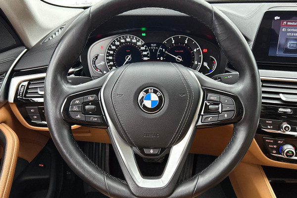 BMW 5 Serie 520d High Executive(NL-auto, Dealer OnderH, Comfort Zetels, Stuur/stoel Verwarming, 360 camera, active Cruise, Etc)