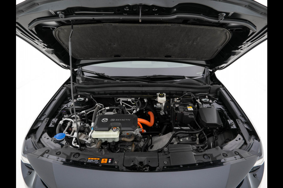 Mazda MX-30 e-SkyActiv 145 Comfort 36 kWh {SOH-94%} (INCL-BTW) *NAVI-FULLMAP | ADAPTIVE-CRUISE | BLIND-SPOT | FULL-LED | KEYLESS | CAMERA | DAB+ | HEAD-UP | DIGI-COCKPIT | COMFORT-SEATS | CCS-FASTLOADER | 18''ALU* Mazda MX-30 e-SkyActiv 145 Comfort 36 kWh {SOH-94%} (INCL-BTW) *NAVI-FULLMAP | ADAPTIVE-CRUISE | BLIND-SPOT | FULL-LED | KEYLESS | CAMERA | DAB+ | HEAD-UP | DIGI-COCKPIT | COMFORT-SEATS | CCS-FASTLOADER | 18''ALU*