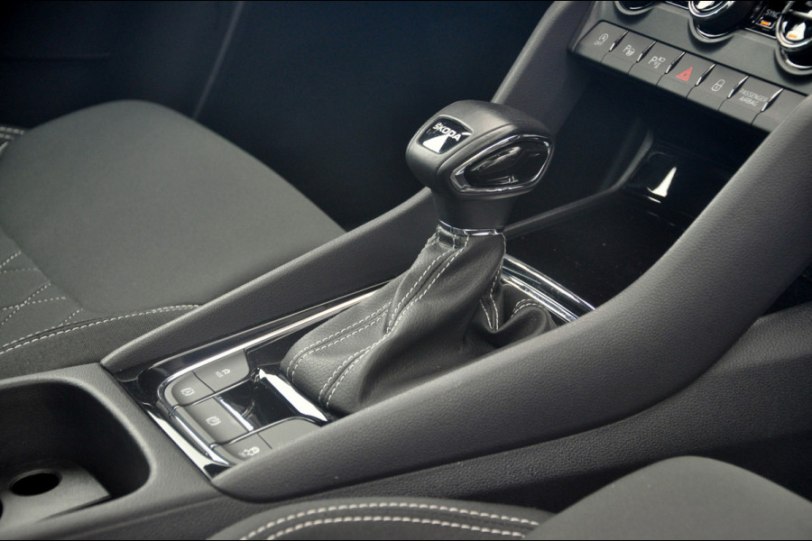 Škoda Karoq 1.5 TSI ACT Sportline Business Automaat | Pano | ACC | Trekhaak